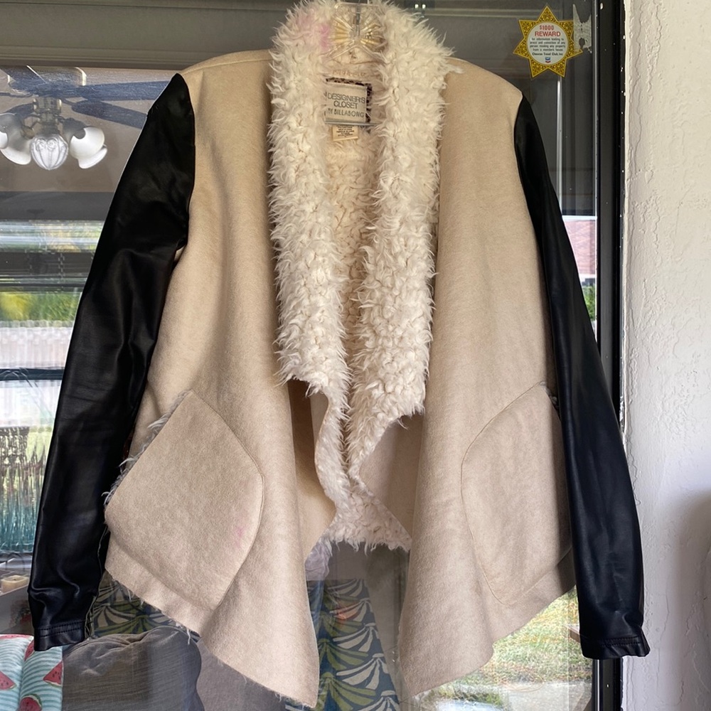 Designers closet billabong jacket size medium
